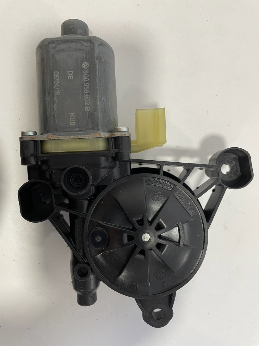 Volkswagen Golf VII Bal első ablakemelő motor